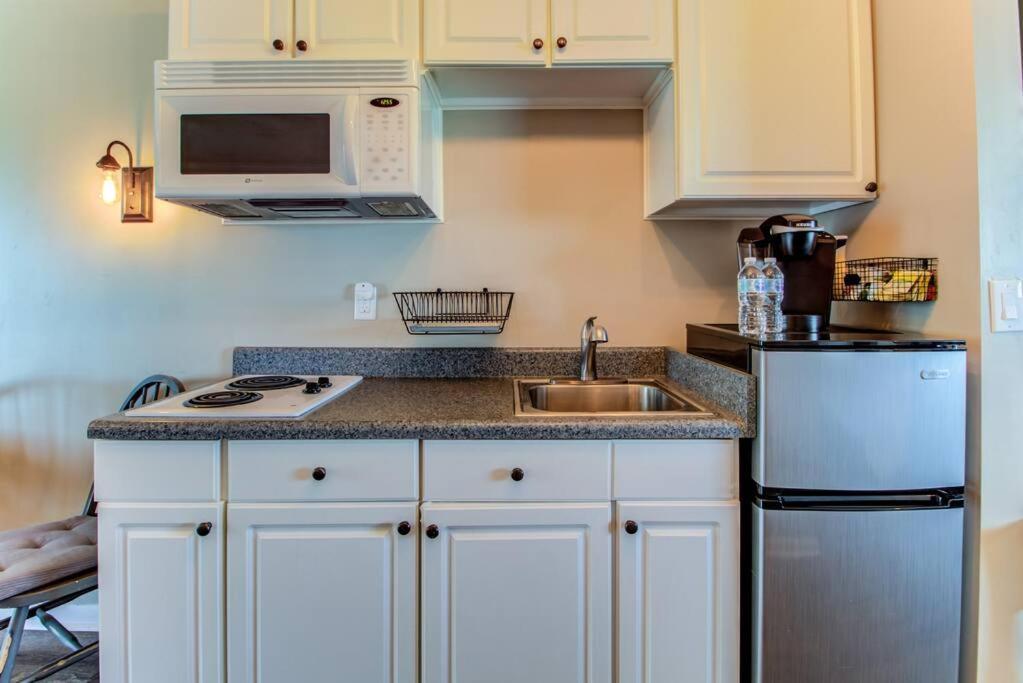Kraken'S Den * Oceanview * Steps To Ocean * Pool Apartment Carolina Beach Exterior photo