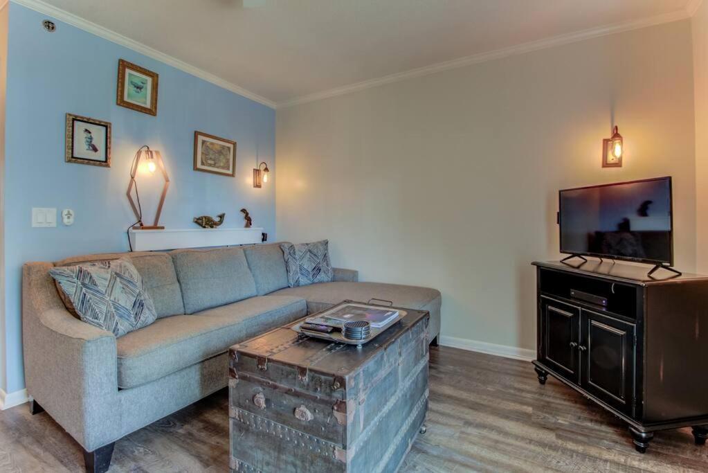 Kraken'S Den * Oceanview * Steps To Ocean * Pool Apartment Carolina Beach Exterior photo