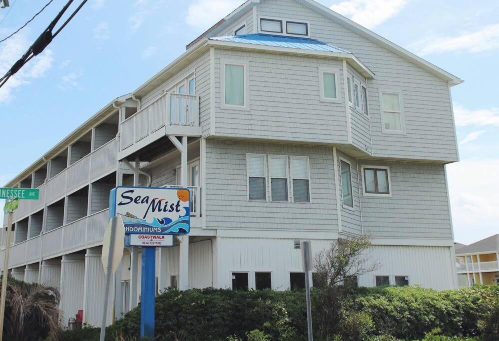 Kraken'S Den * Oceanview * Steps To Ocean * Pool Apartment Carolina Beach Exterior photo