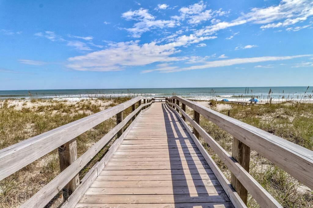 Kraken'S Den * Oceanview * Steps To Ocean * Pool Apartment Carolina Beach Exterior photo